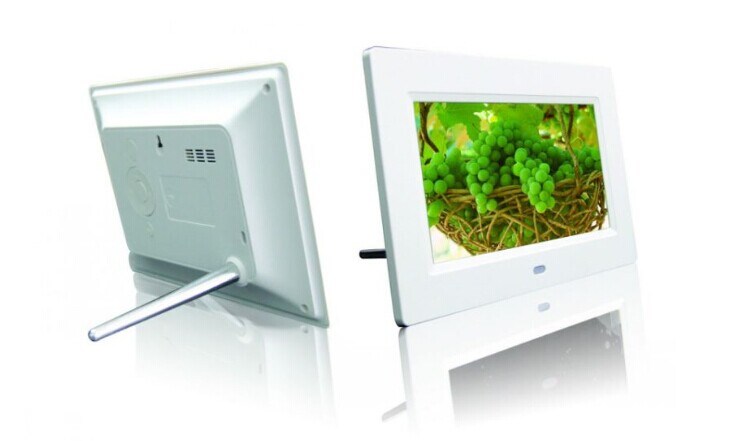 Multi-Functional Digital Picture Frame with Remote Control