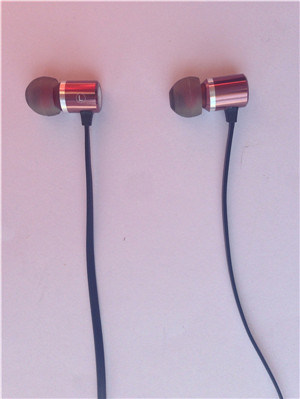 2016 New Free Sample in Ear Earphone with Stereo