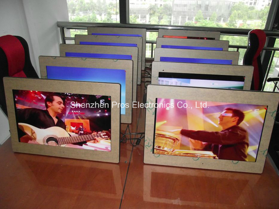 18.5 Inch LED Digital Photo Frame with Internal Memory