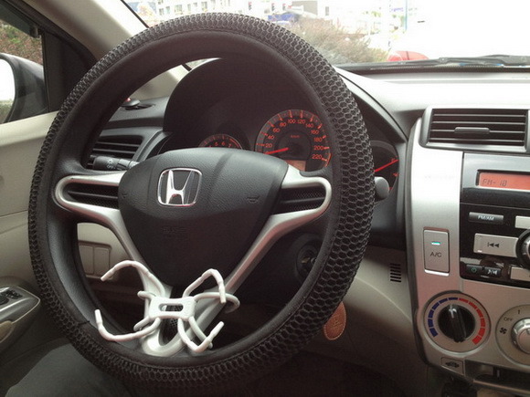 Mobile Phone Holder for The Steering Wheel or Outlet of Car (NK811-3)