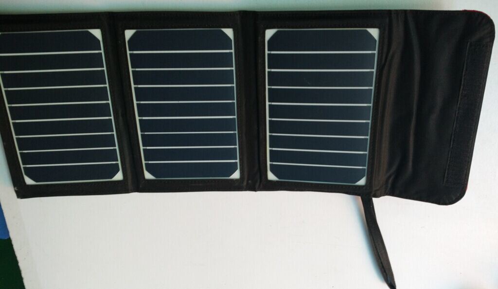 15W Sunpower Solar Foldable Mobile Phone Charger for iPad Electric Book
