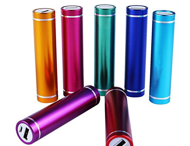 Hot Selling Tube Portable Mobile Phone Charger 2600mAh with Full Capacity