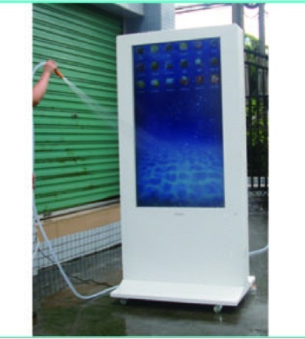 65inch Bus Station IP65 Advertising LCD Display