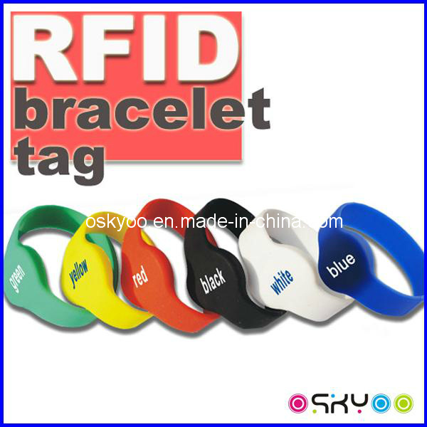 Amusement Park Implementing Smart Band RFID Bracelet Wristbands for Cashless Point-of-Sale