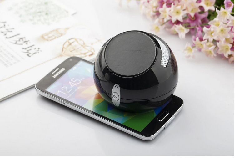 Muilti Function Bluetooth Speaker with Mobile Holder Funtion Eb073