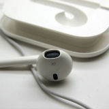 3.5mm Stereo Earphone for iPhone 5 with Mic Volume Control