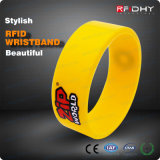 Newly Design Tk4100 RFID Silicone Wristbands