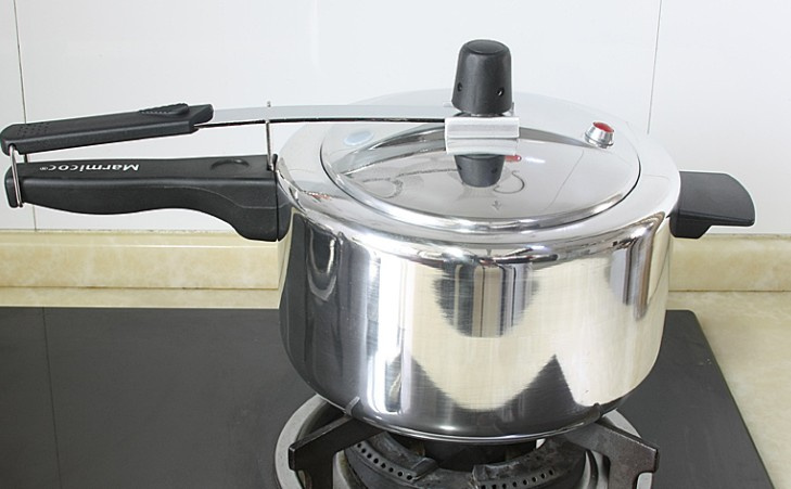 Low Pressure Cooker