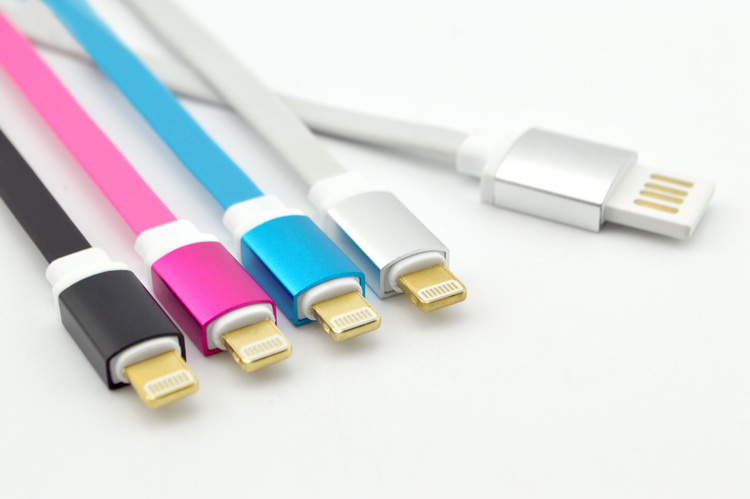 TPE Flat Cable with Aluminium Alloy Shell Suitable for iPhone Micro USB OEM Orders Accepted