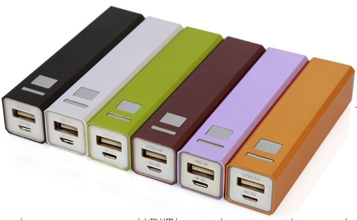 Portable Mobilephone Charger with USB-Output (Q7-2600F)