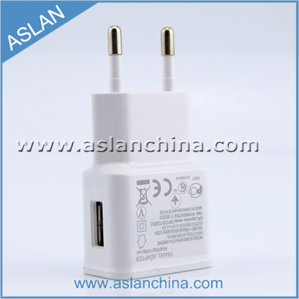 Universal USB Home Charger for mobile Phone (WP-016)