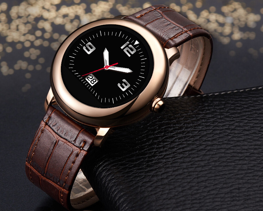 Waterproof IP68 Smart Watch with Heart Rate/Phone Functions