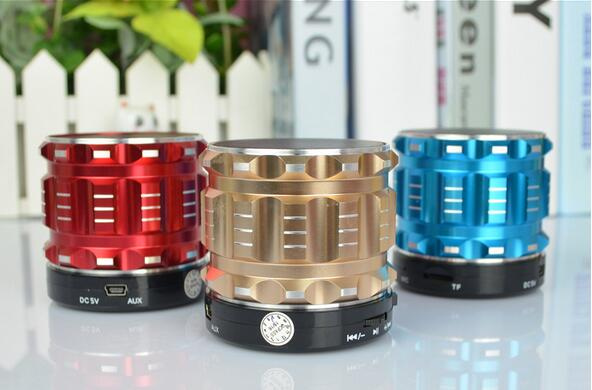 Bluetooth Portable Speaker FM Stereo Radio Speaker Phone Charging