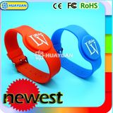 Customized Loogo 125kHz Em4200 Silicone Smart RFID Wristband